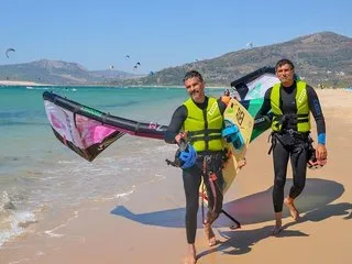 Corsi collettivi kitesurf tarifa